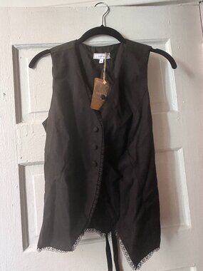RIHOAS black lace trim button front vest top NWT size M